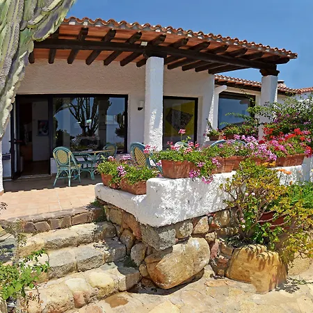 Cormoran Aparthotel 4*